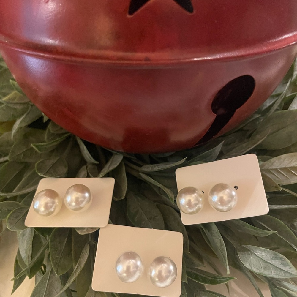 Elegant Pearl Stud Earrings